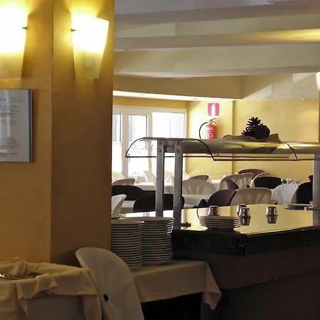 ホテル Mont Blanc 3*