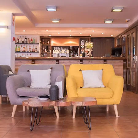 ホテル Mont Blanc 3*