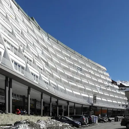 מלון Mont Blanc 3*